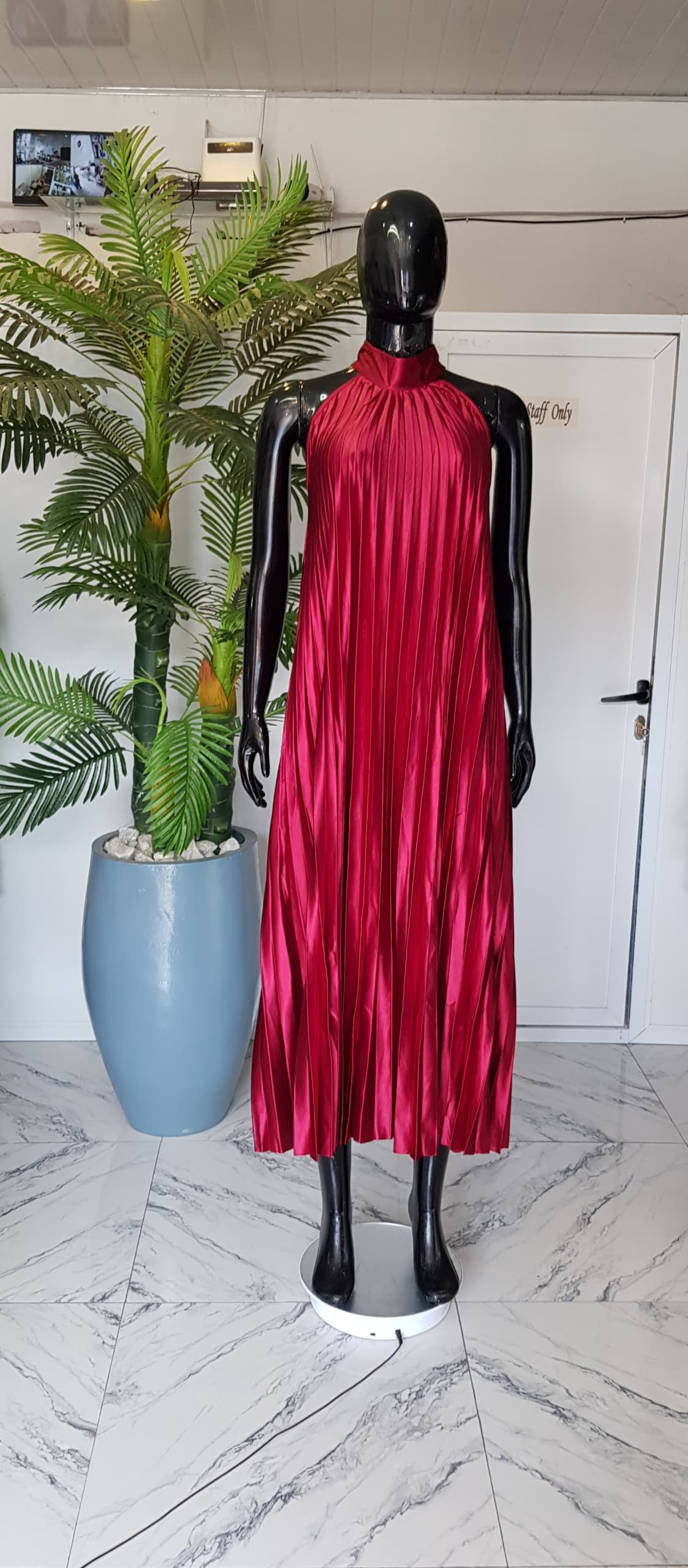 Pleated Halter Maxi Dress – Elegant Golden Glow - Image 2