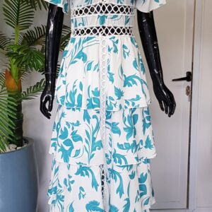 Floral Lace Maxi Dress – Elegant, Flowy & Feminine